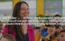 如何巧妙夸赞同学让老师满意？回复老师夸奖时的技巧是什么？