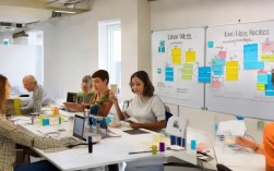 在制造业中，如何具体实施和推进精益工作，实现效率与成本的优化？