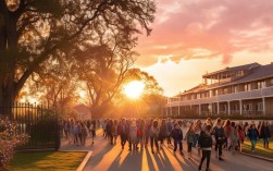 如何巧妙描绘放学后校园美景，撰写一篇引人入胜的作文？